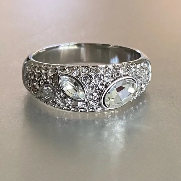 👀2 x HOST PICK👀 NWT Gorjana Kingston Cocktail Ring - Picture 1 of 8